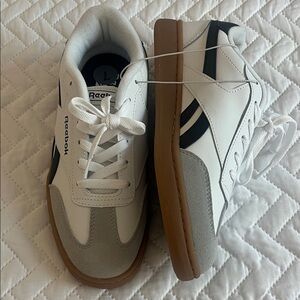 Reebok Women’sWhite, Gray, and Black  Sneakers Sz 7 NWT